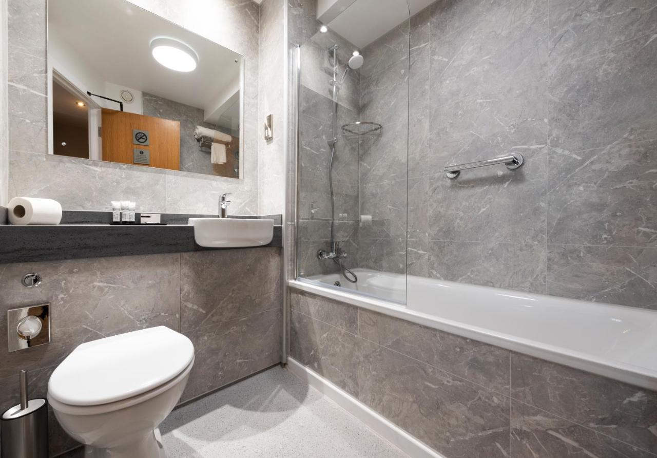Wilmslow Lodge Inn 4*